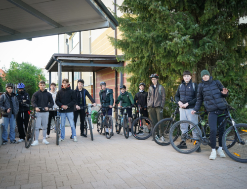 Prid’ s kolesom – s kolesom do znanja in od besed … na kolo